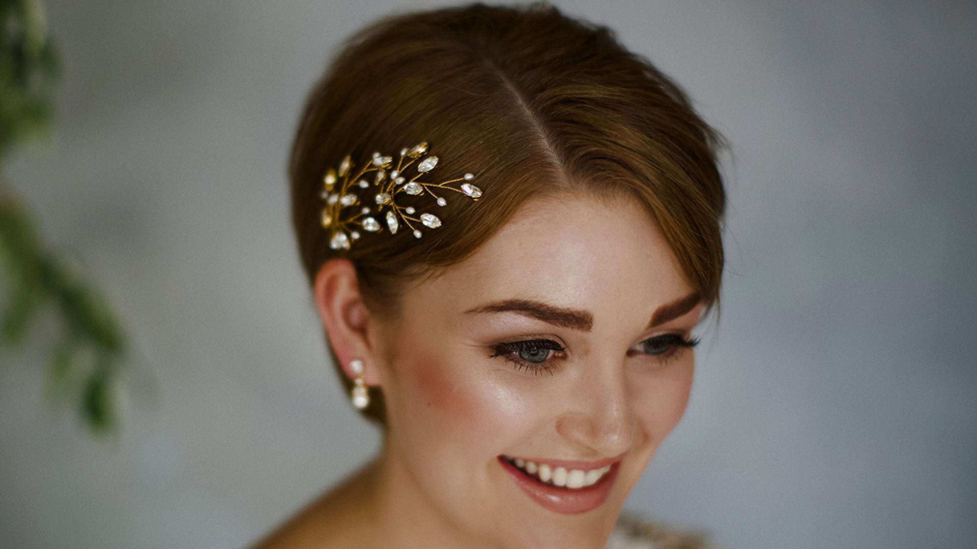 short hair updo